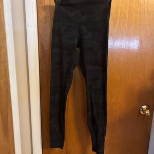 Lululemon Black Camouflage Leggings No tag